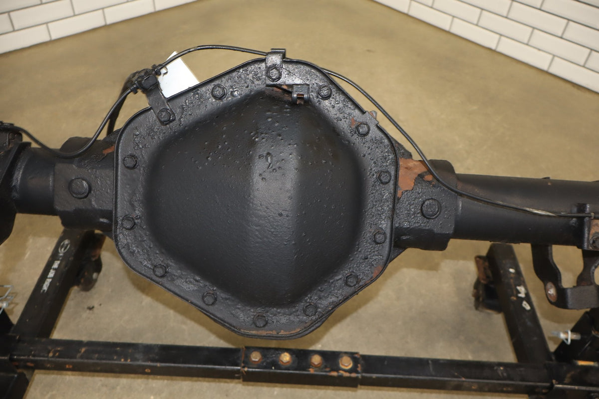 01-07 Chevy GMC 2500HD/3500 SRW 4.10 10.5" Rear Axle Assembly 6.0 Gas