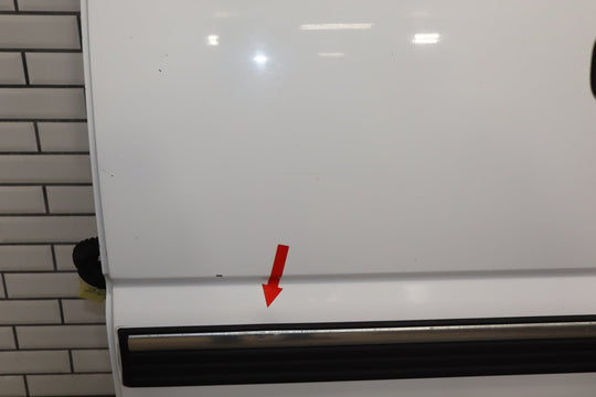 01 - 07 Chevy GMC GMT800 Crew Cab/Suburban Left Rear Door Summit White 50U