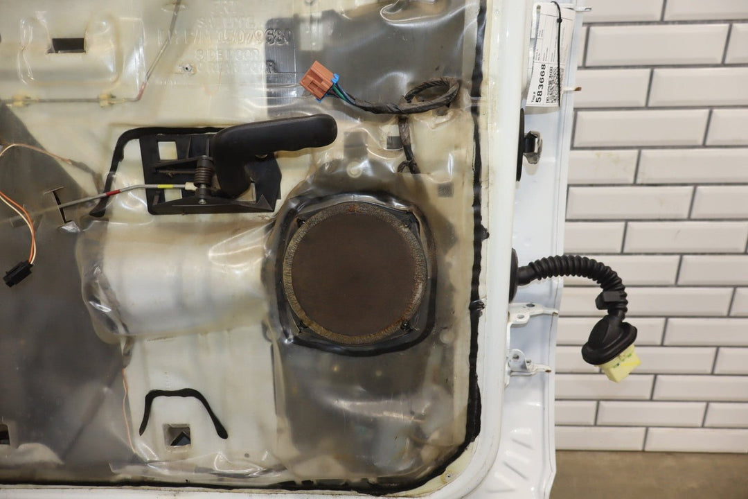 01 - 07 Chevy GMC GMT800 Crew Cab/Suburban Left Rear Door Summit White 50U