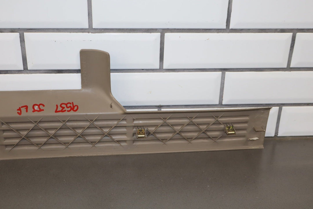 01 - 07 Chevy GMC Sierra Silverado GMT800 Crew Cab Sill Plate Set Light Neutral