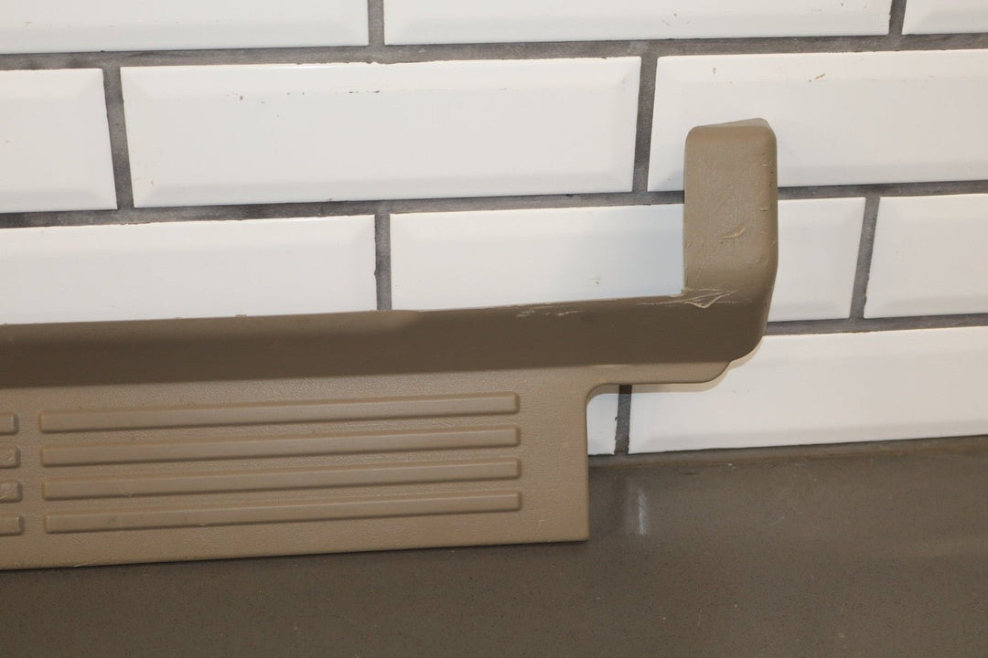 01 - 07 Chevy GMC Sierra Silverado GMT800 Crew Cab Sill Plate Set Light Neutral