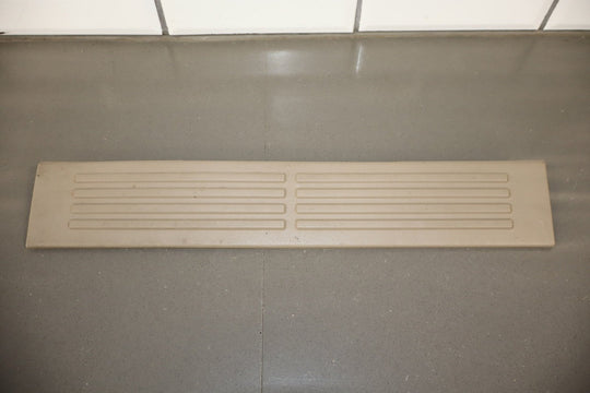 01 - 07 Chevy GMC Sierra Silverado GMT800 Crew Cab Sill Plate Set Light Neutral