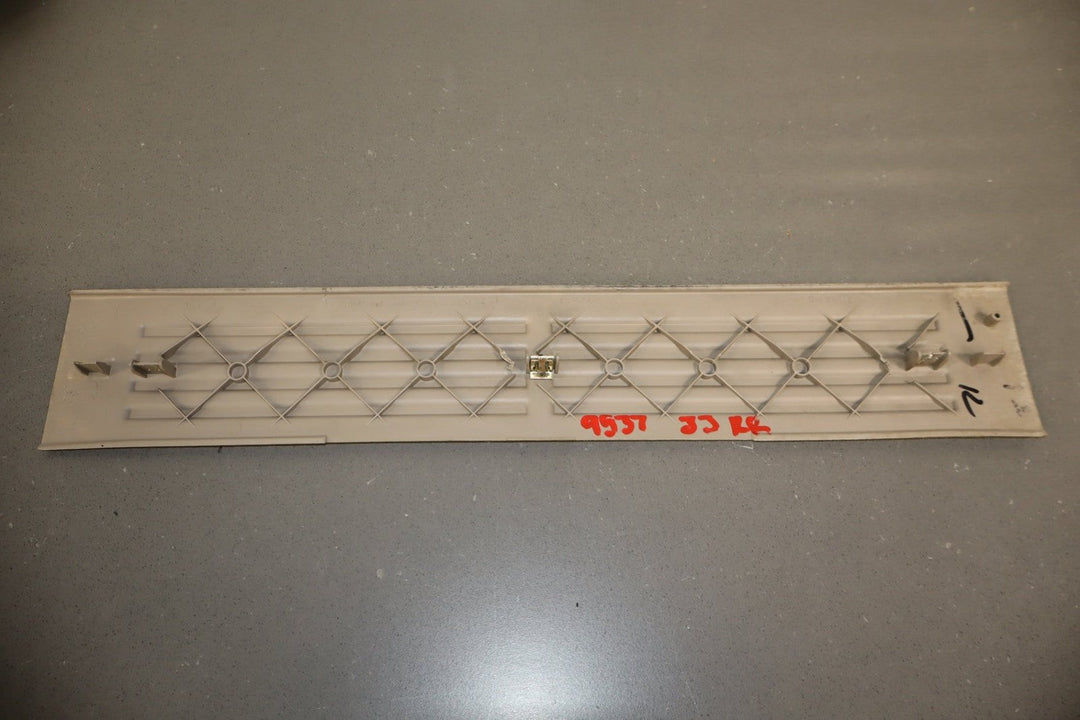 01 - 07 Chevy GMC Sierra Silverado GMT800 Crew Cab Sill Plate Set Light Neutral