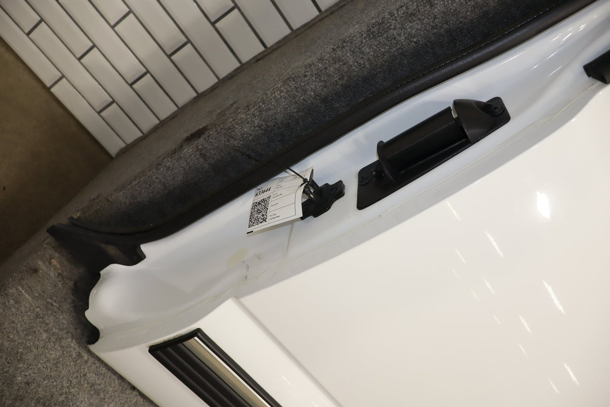 01-07 Chevy GMC Silverado Sierra GMT800 Extneded Cab Left Rear Door