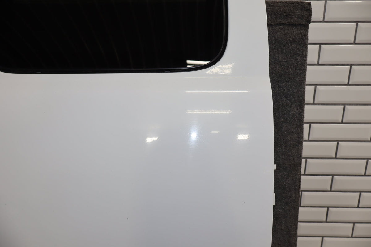01-07 Chevy GMC Silverado Sierra GMT800 Extneded Cab Left Rear Door