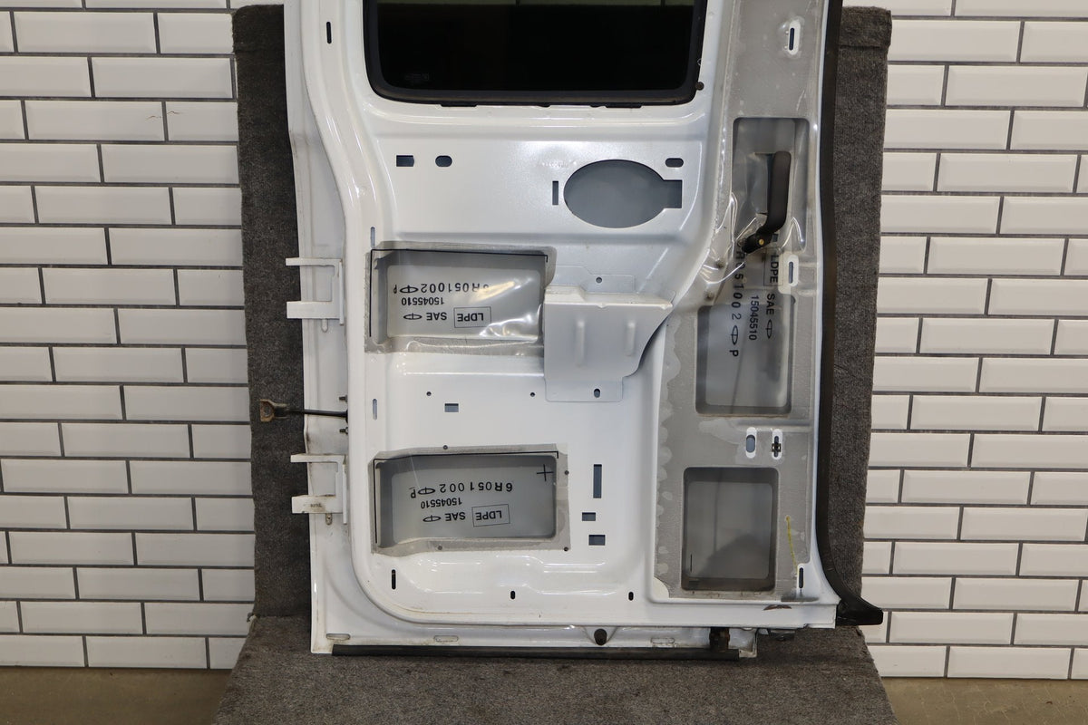 01-07 Chevy GMC Silverado Sierra GMT800 Extneded Cab Left Rear Door