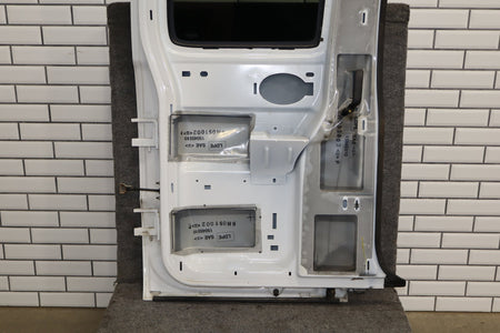 01-07 Chevy GMC Silverado Sierra GMT800 Extneded Cab Left Rear Door