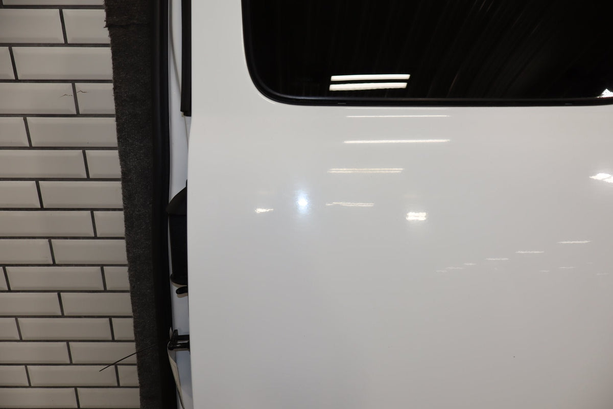 01-07 Chevy GMC Silverado Sierra GMT800 Extneded Cab Left Rear Door