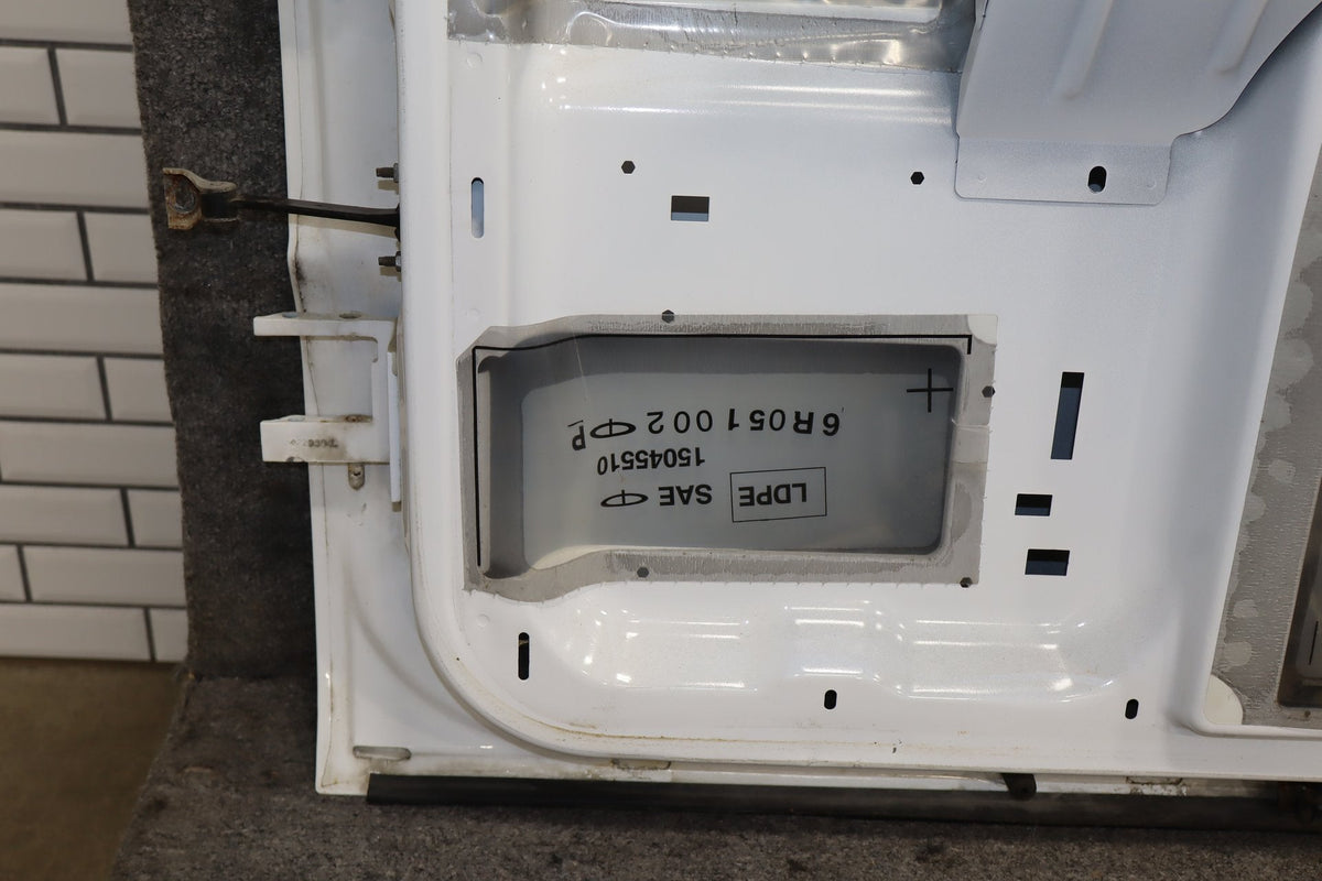 01-07 Chevy GMC Silverado Sierra GMT800 Extneded Cab Left Rear Door