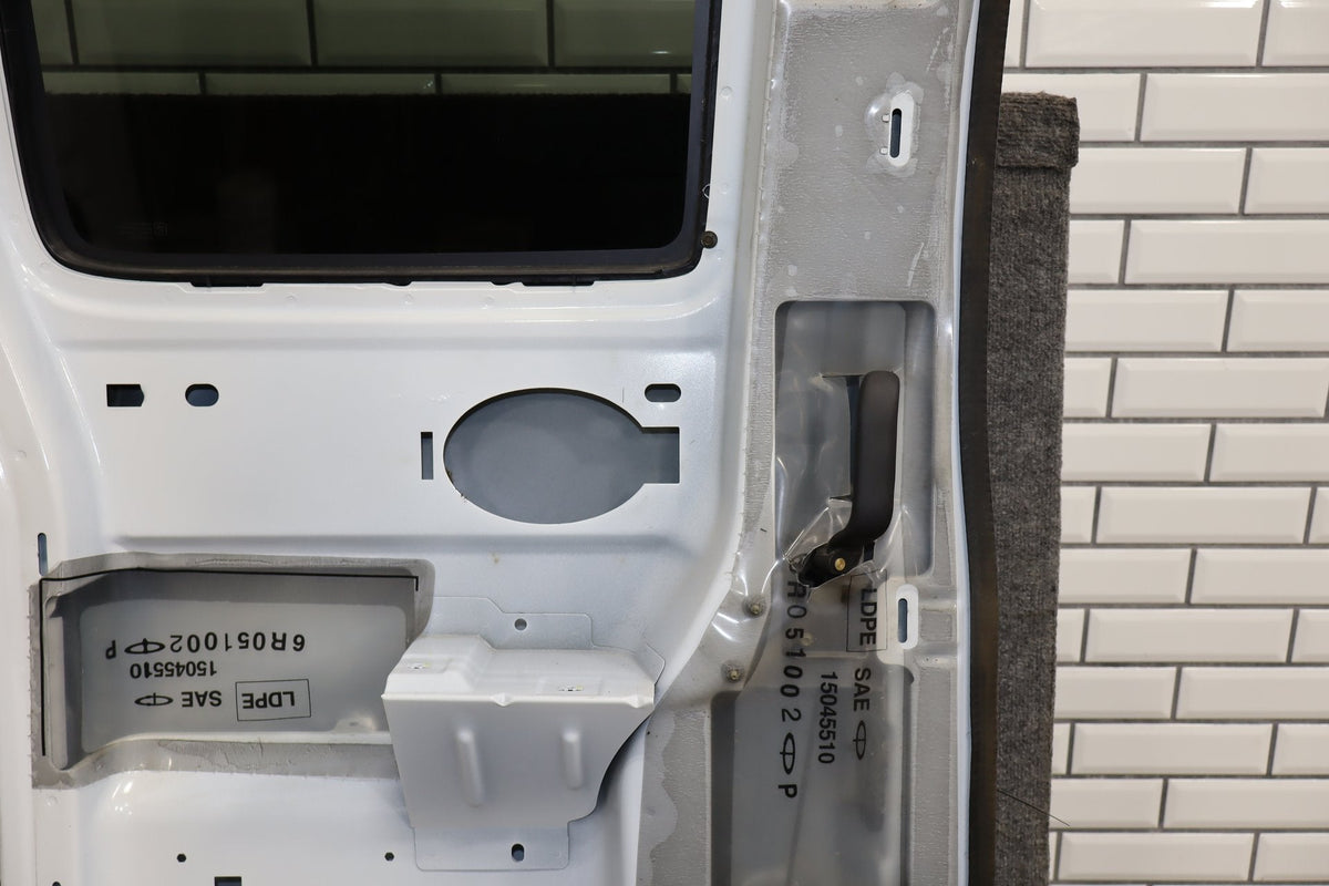 01-07 Chevy GMC Silverado Sierra GMT800 Extneded Cab Left Rear Door