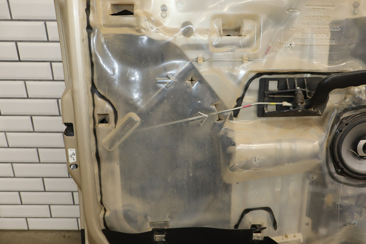 01-07 Chevy GMC Silverado Sierra GMT800 Extneded Cab Left Rear Door sand beige metallic 15u