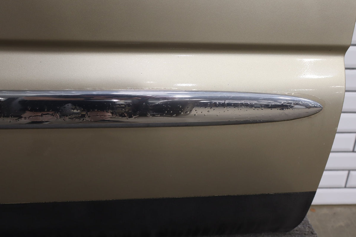 01-07 Chevy GMC Silverado Sierra GMT800 Extneded Cab Left Rear Door sand beige metallic 15u