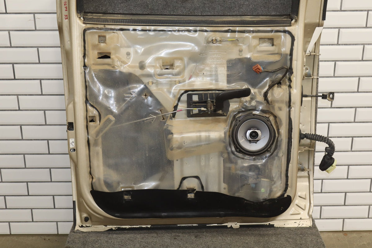 01-07 Chevy GMC Silverado Sierra GMT800 Extneded Cab Left Rear Door sand beige metallic 15u