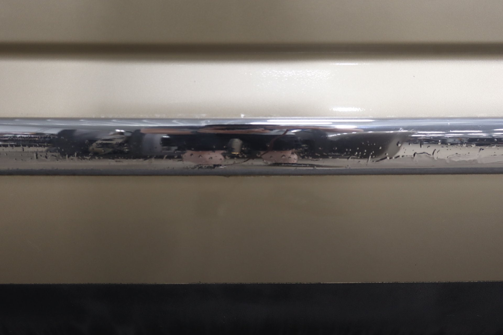 01-07 Chevy GMC Silverado Sierra GMT800 Extneded Cab Left Rear Door sand beige metallic 15u