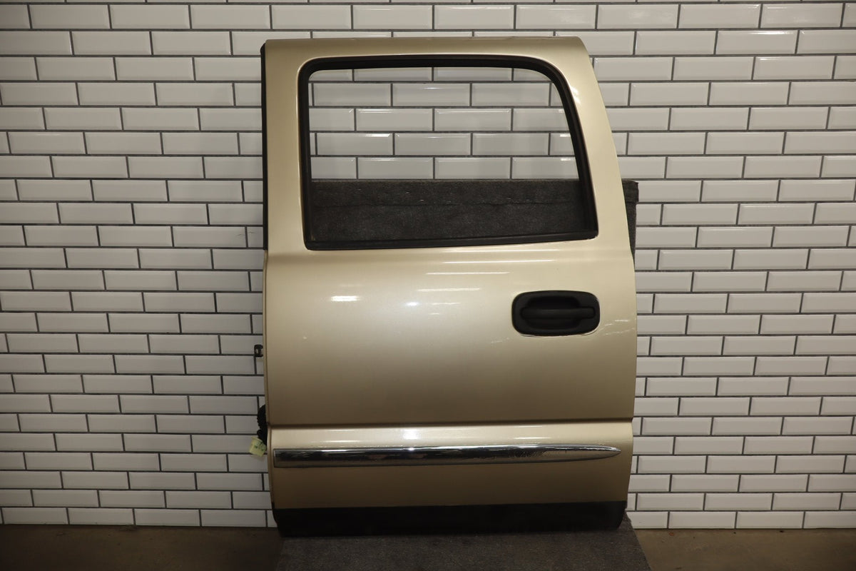 01-07 Chevy GMC Silverado Sierra GMT800 Extneded Cab Left Rear Door sand beige metallic 15u