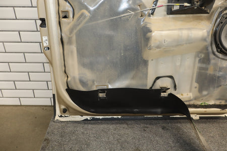 01-07 Chevy GMC Silverado Sierra GMT800 Extneded Cab Left Rear Door sand beige metallic 15u