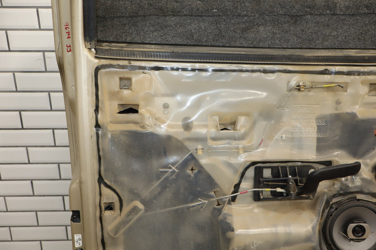 01-07 Chevy GMC Silverado Sierra GMT800 Extneded Cab Left Rear Door sand beige metallic 15u