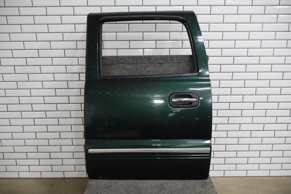 01-07 Chevy GMC Silverado Sierra Suburban GMT800 Crew Cab Left Rear Door