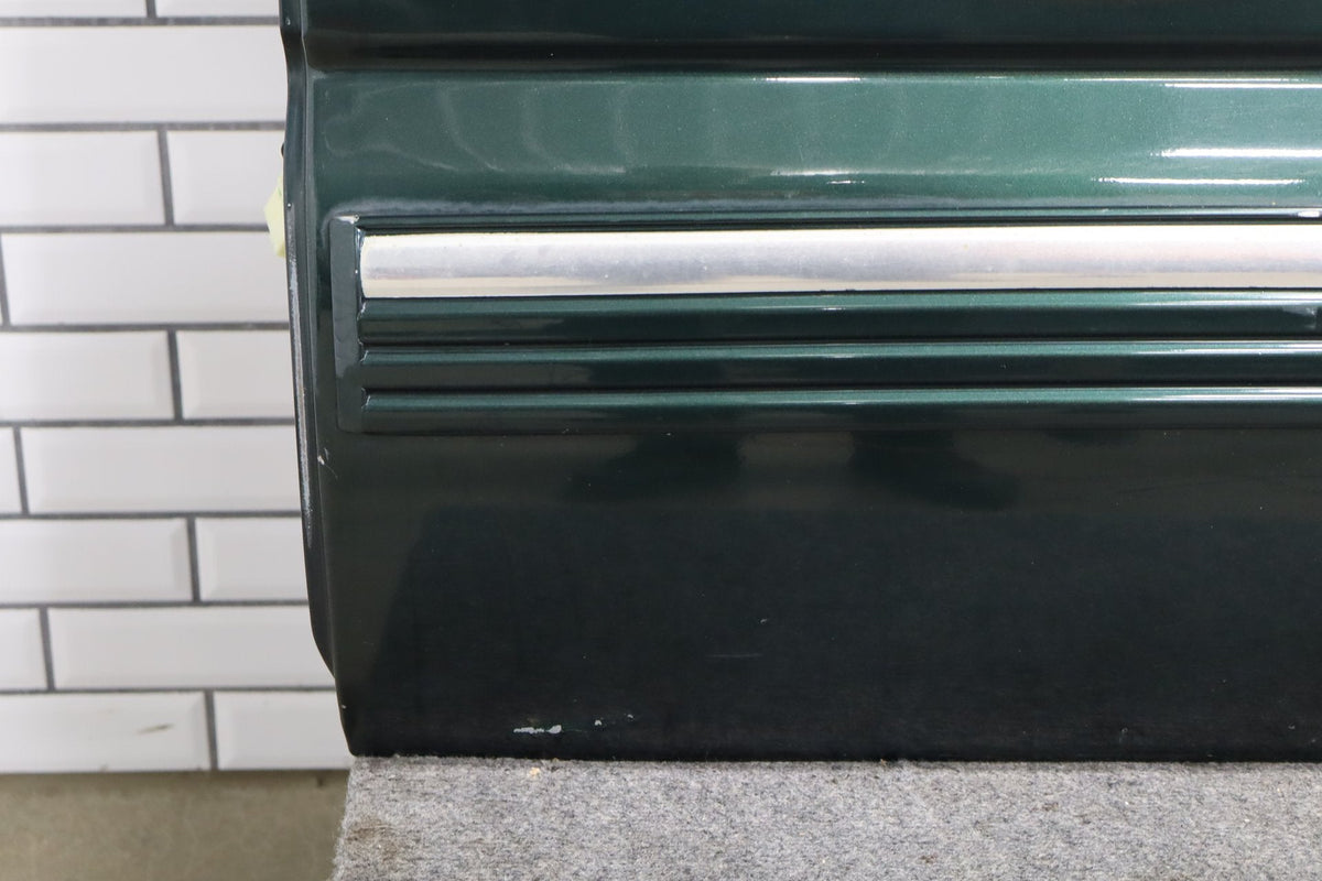 01-07 Chevy GMC Silverado Sierra Suburban GMT800 Crew Cab Left Rear Door