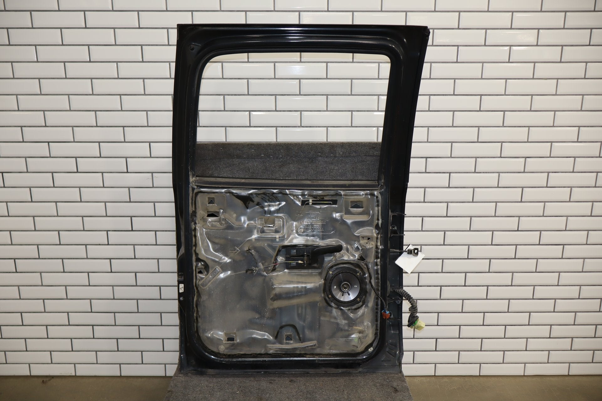 01-07 Chevy GMC Silverado Sierra Suburban GMT800 Crew Cab Left Rear Door Black 41U