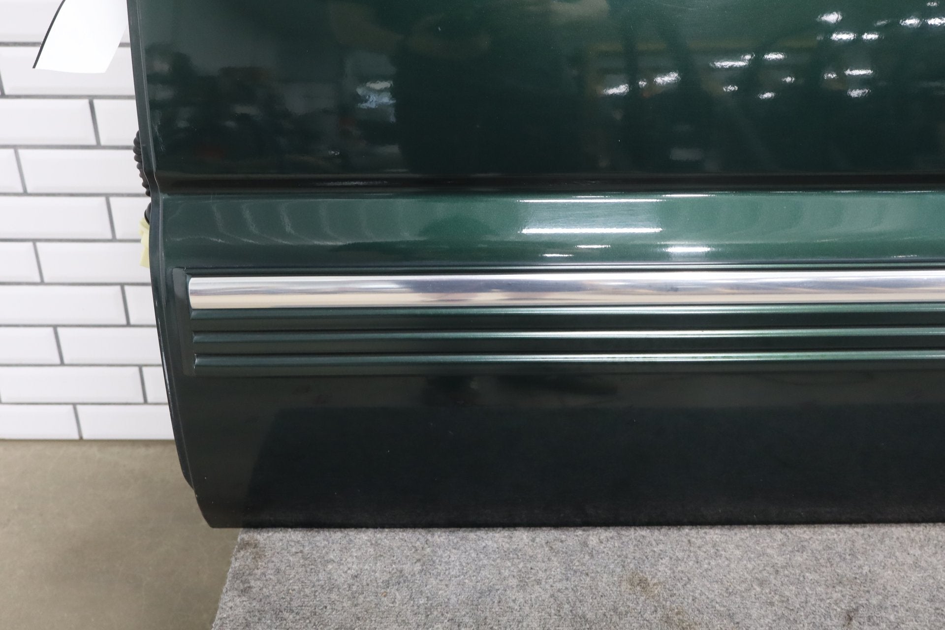 01-07 Chevy GMC Silverado Sierra Suburban GMT800 Crew Cab Left Rear Door Forest Green 47