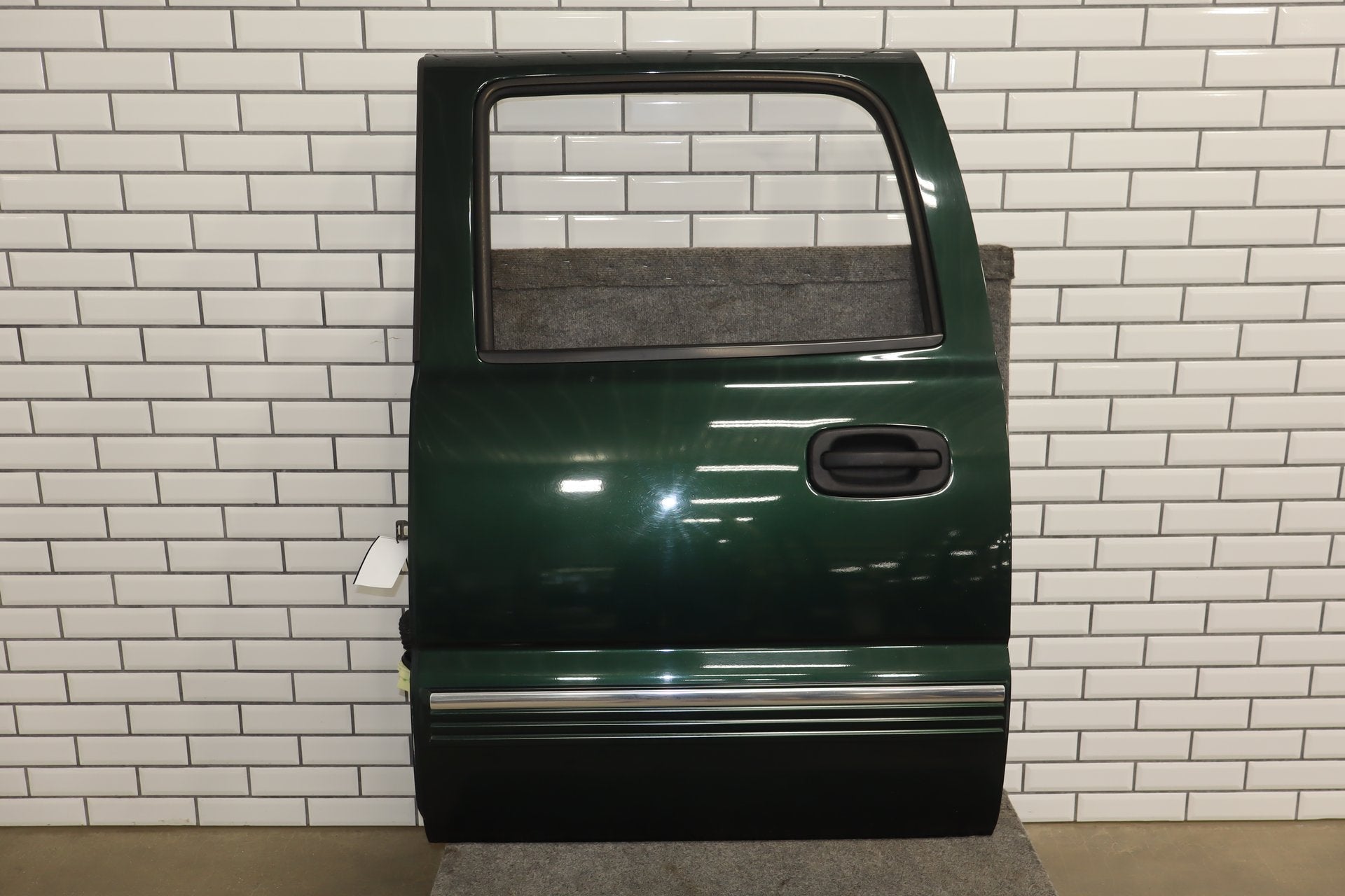 01-07 Chevy GMC Silverado Sierra Suburban GMT800 Crew Cab Left Rear Door Forest Green 47