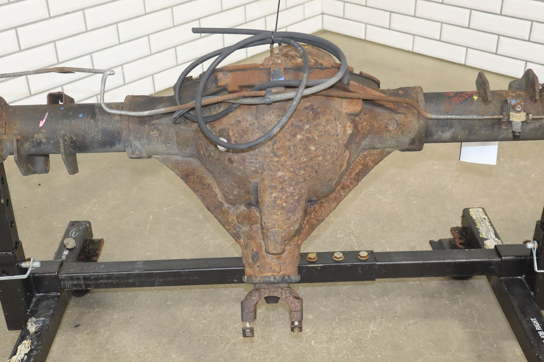 01 - 07 Chevy Silveardo 1500HD OEM Rear Axle Assembly 3.73 GT4 Lot Tested