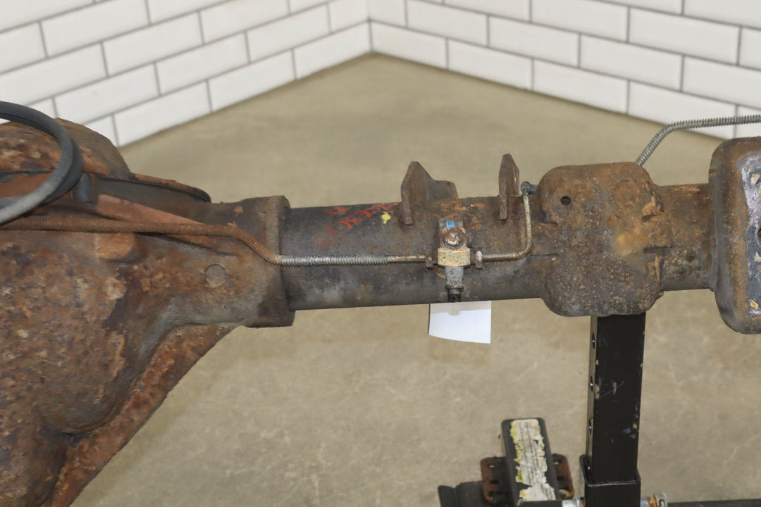 01 - 07 Chevy Silveardo 1500HD OEM Rear Axle Assembly 3.73 GT4 Lot Tested