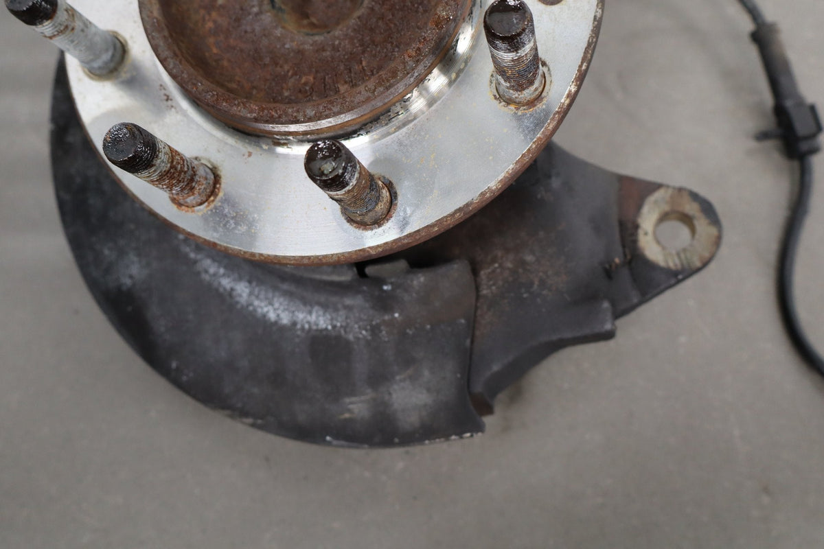 01-07 Chevy Silverado 3500 Left 2WD Spindle Hub ABS