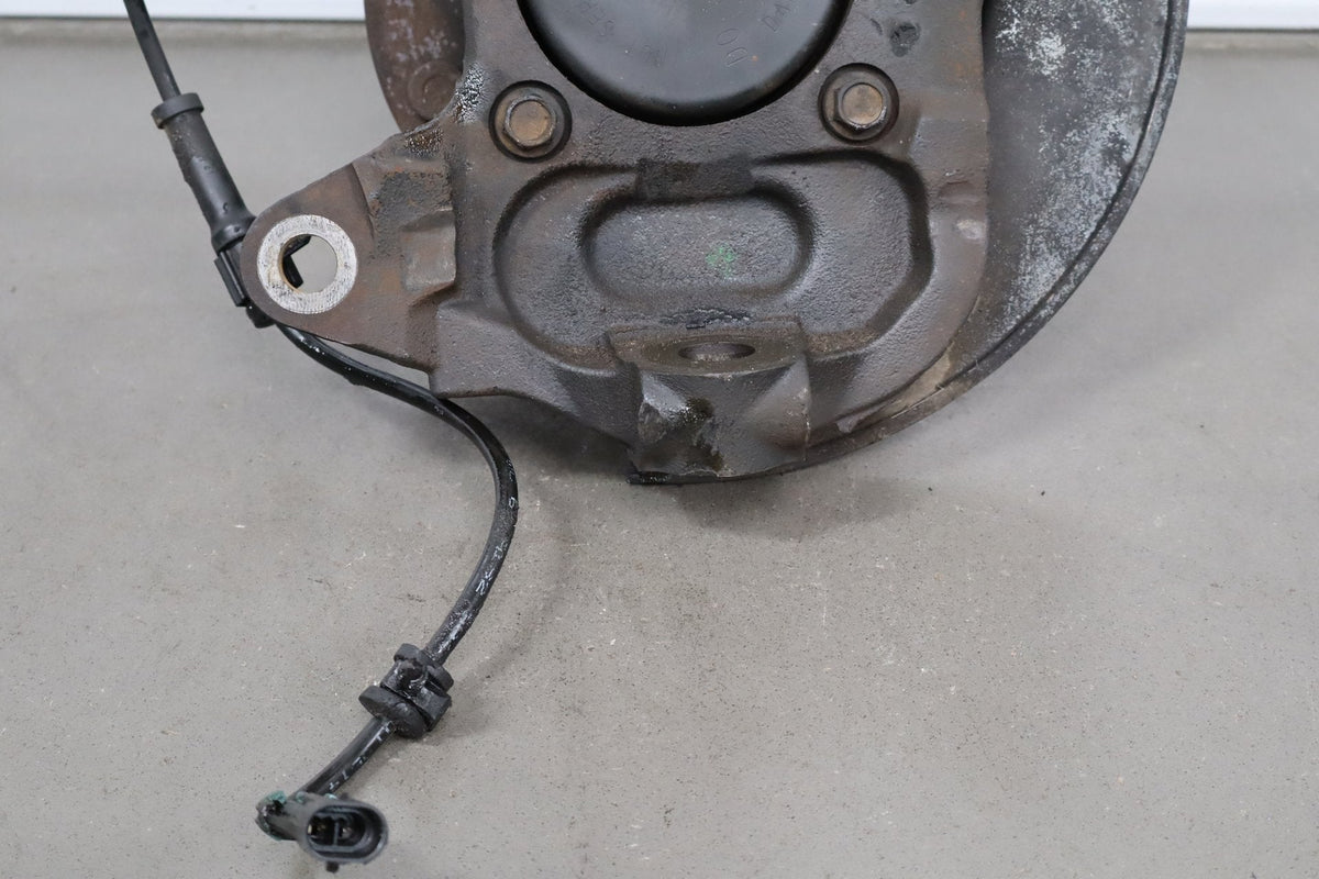 01-07 Chevy Silverado 3500 Left 2WD Spindle Hub ABS