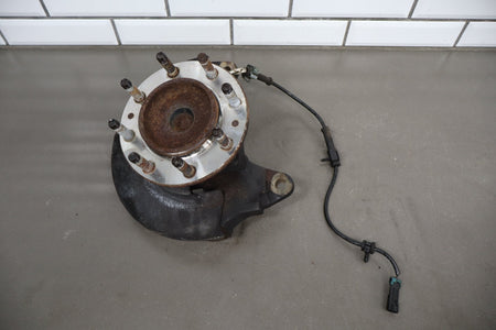 01-07 Chevy Silverado 3500 Left 2WD Spindle Hub ABS