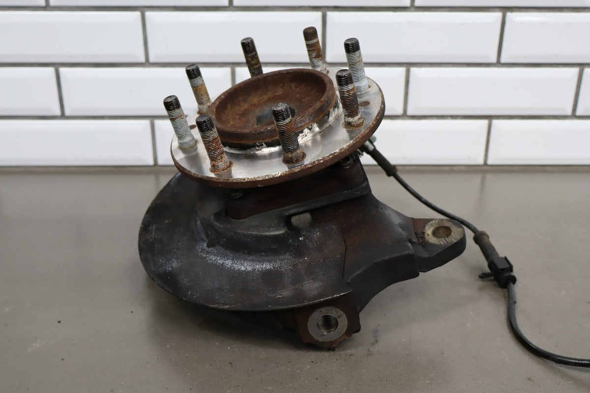 01-07 Chevy Silverado 3500 Left 2WD Spindle Hub ABS