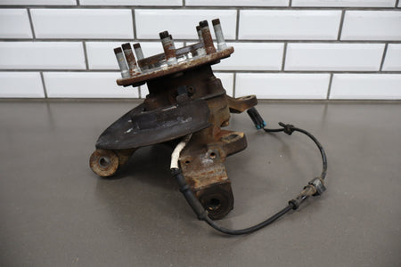 01-07 Chevy Silverado 3500 Right 2WD Spindle Hub ABS