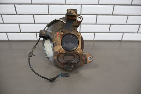 01-07 Chevy Silverado 3500 Right 2WD Spindle Hub ABS