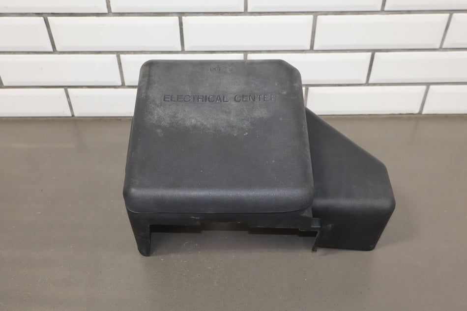2002 Chevrolet Silverado 2500- Engine Fuse Box