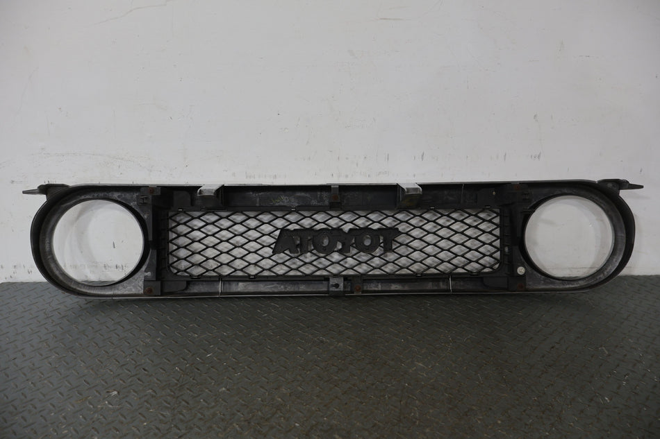 2010 Toyota FJ Cruiser- Grille