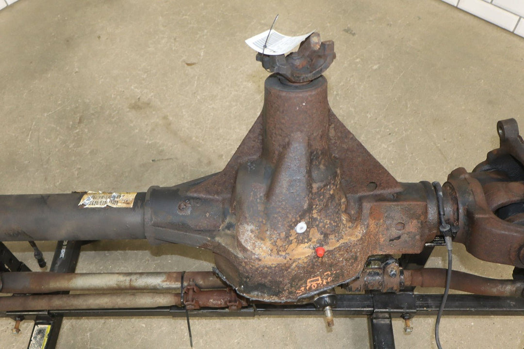 02 - 04 Ford F250 F350 Super Duty 4x4 Front Axle Assembly 3.73 Ratio
