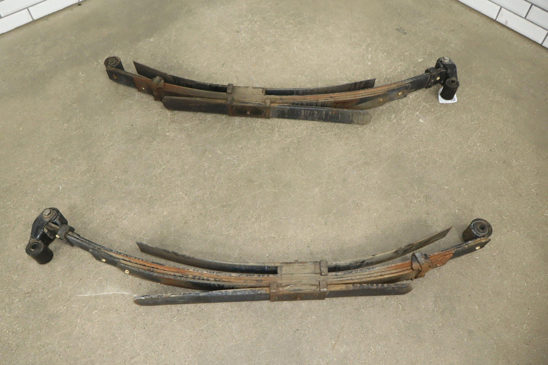 02 - 04 Ford F250 Super Duty OEM Rear Leaf Springs Pair Left/Right (4 Main 2 Help)