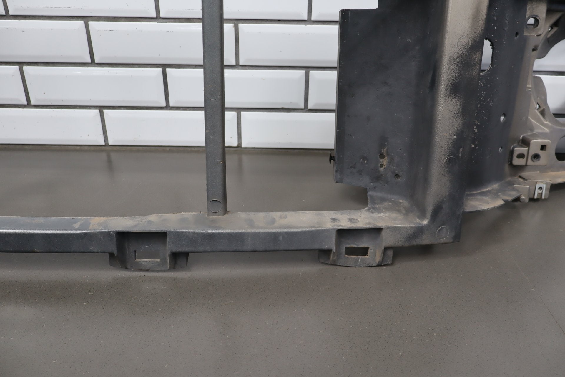 02-04 Ford F350 Super Duty Header Panel Grille Support F81Z8A284AA