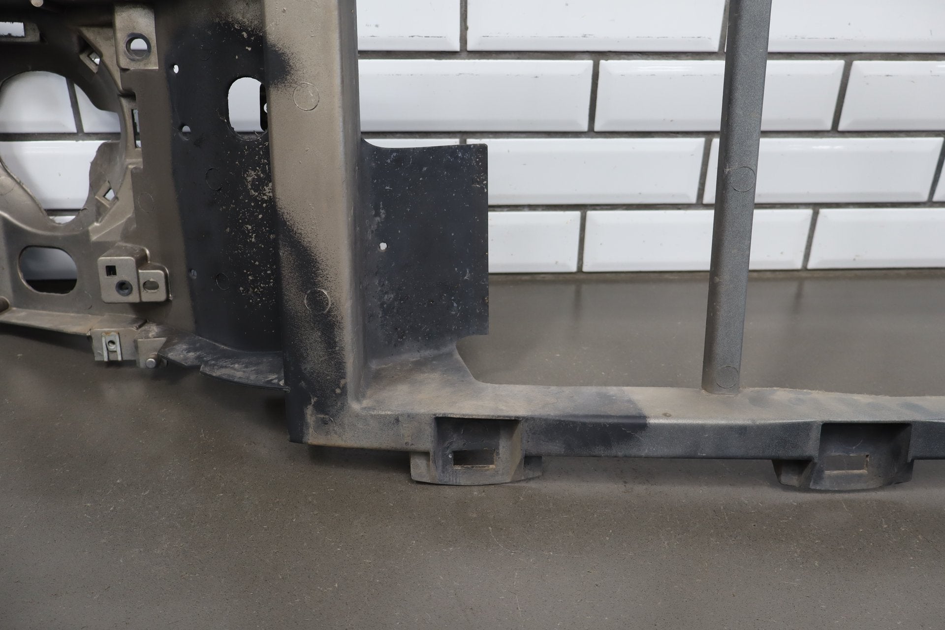 02-04 Ford F350 Super Duty Header Panel Grille Support F81Z8A284AA