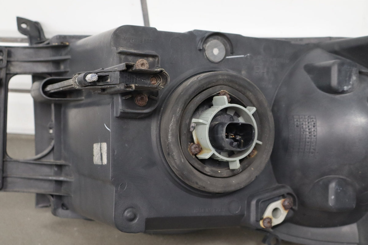 02-05 Dodge Ram RH Headlight OEM 55077120AG