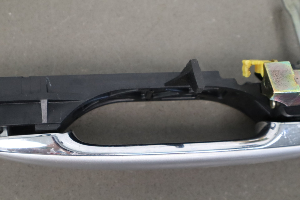 02-05 Lexus SC430 Z40 Left Outer Door Handle Silver 1C0