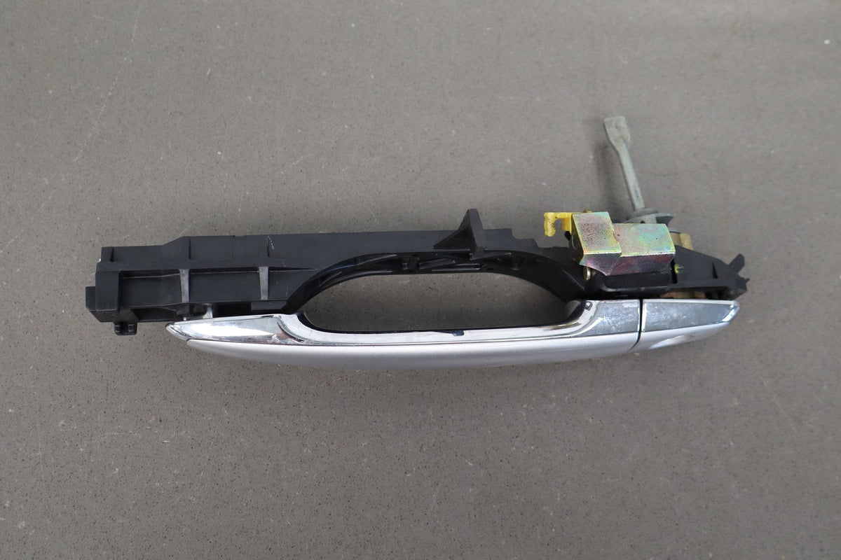 02-05 Lexus SC430 Z40 Left Outer Door Handle Silver 1C0