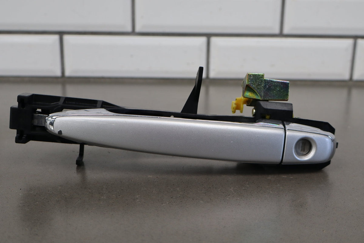 02-05 Lexus SC430 Z40 Left Outer Door Handle Silver 1C0