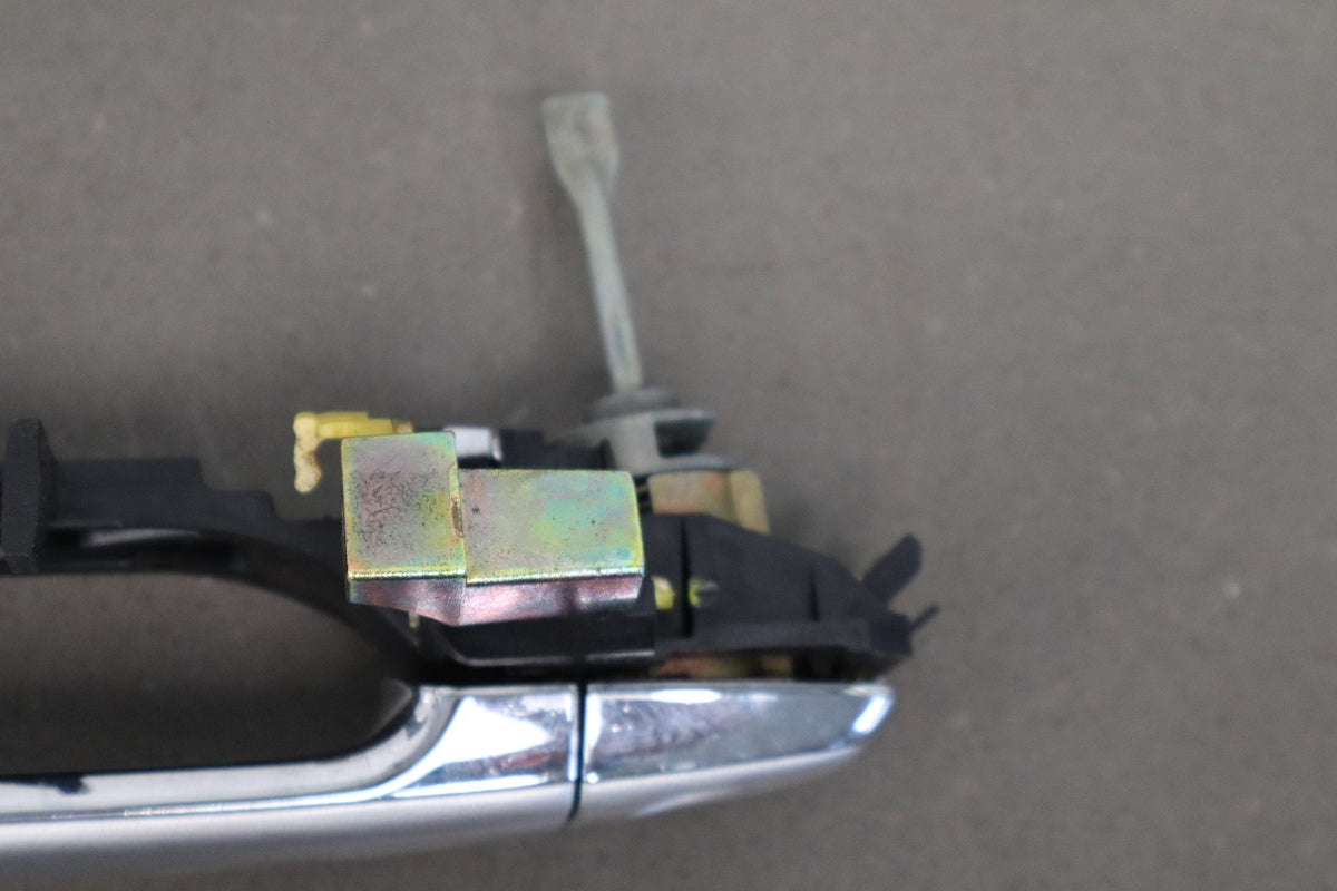 02-05 Lexus SC430 Z40 Left Outer Door Handle Silver 1C0