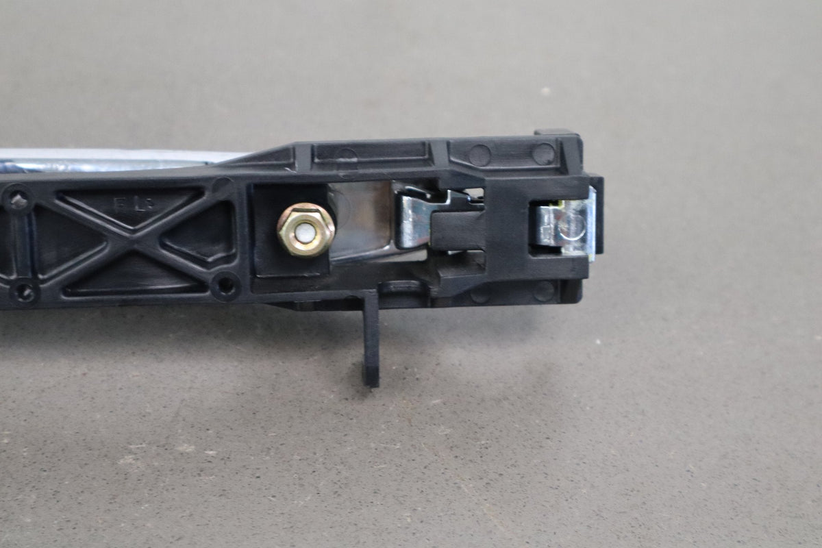 02-05 Lexus SC430 Z40 Left Outer Door Handle Silver 1C0