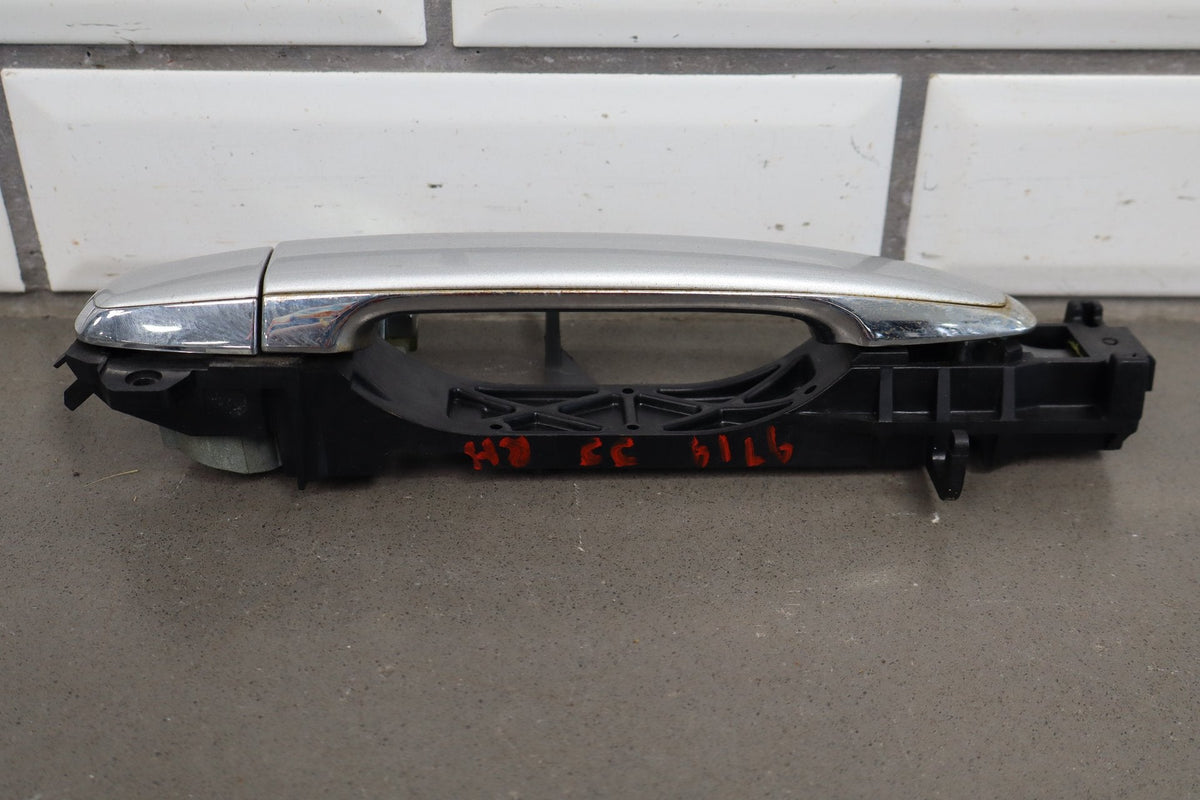 02-05 Lexus SC430 Z40 Right Outer Door Handle Silver 1C0