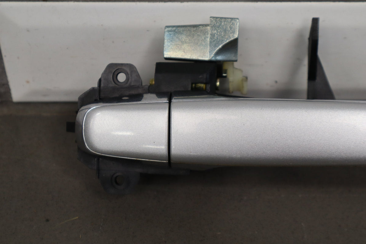 02-05 Lexus SC430 Z40 Right Outer Door Handle Silver 1C0