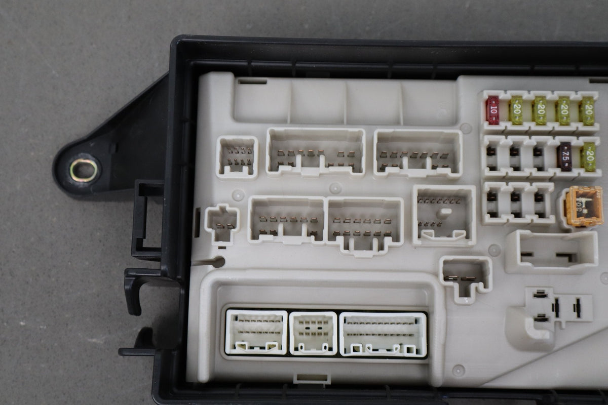 02-05 Lexus SC430 Z40 Trunk Cabin Fuse Box Complete