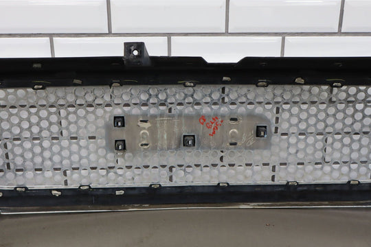 02 - 06 GMC Yukon Denali GMT800 OEM Chrome Radiator Grille 19130789